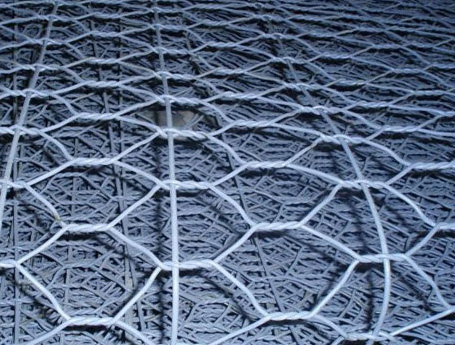 Reinforced gabion mesh
