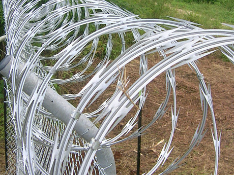 Single spiral razor wire